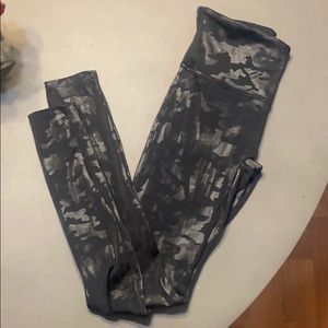 SOLD DO NOT BUY SPANX camo leggings never worn